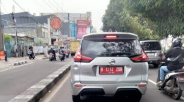 Hari Sabtu Berkeliaran Dijalan, Kendaraan Dinas Milik Pemkot Depok Diduga Telat Bayar Pajak